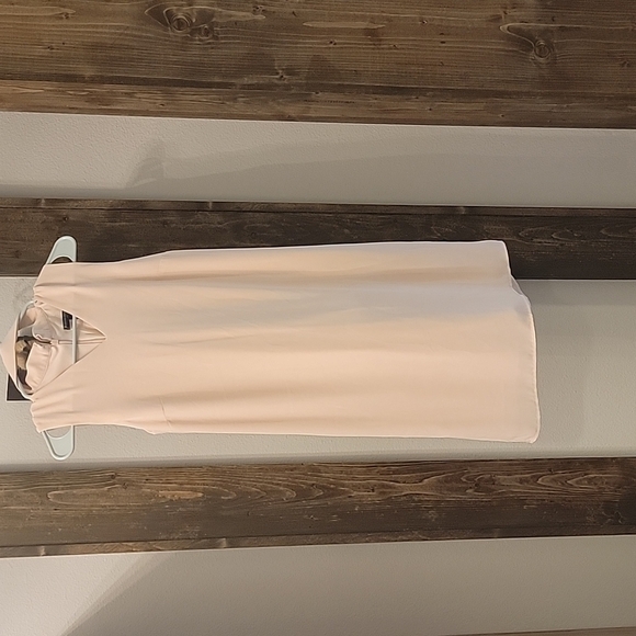 Banana Republic Dresses & Skirts - Womens sleevless Banana Republic dress